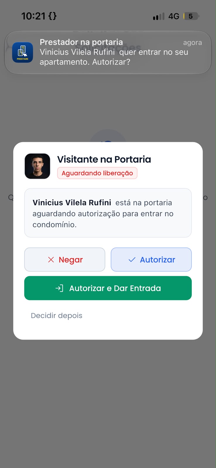 App do morador: notificação para autorizar a entrada — clique para ampliar